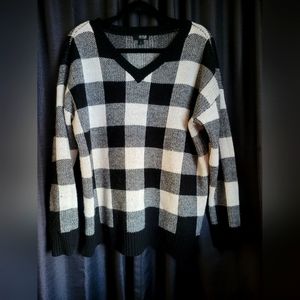 Women's Plaid Sweater